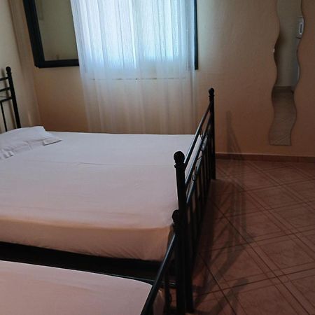 Janis Castle Apartment Himare Bagian luar foto