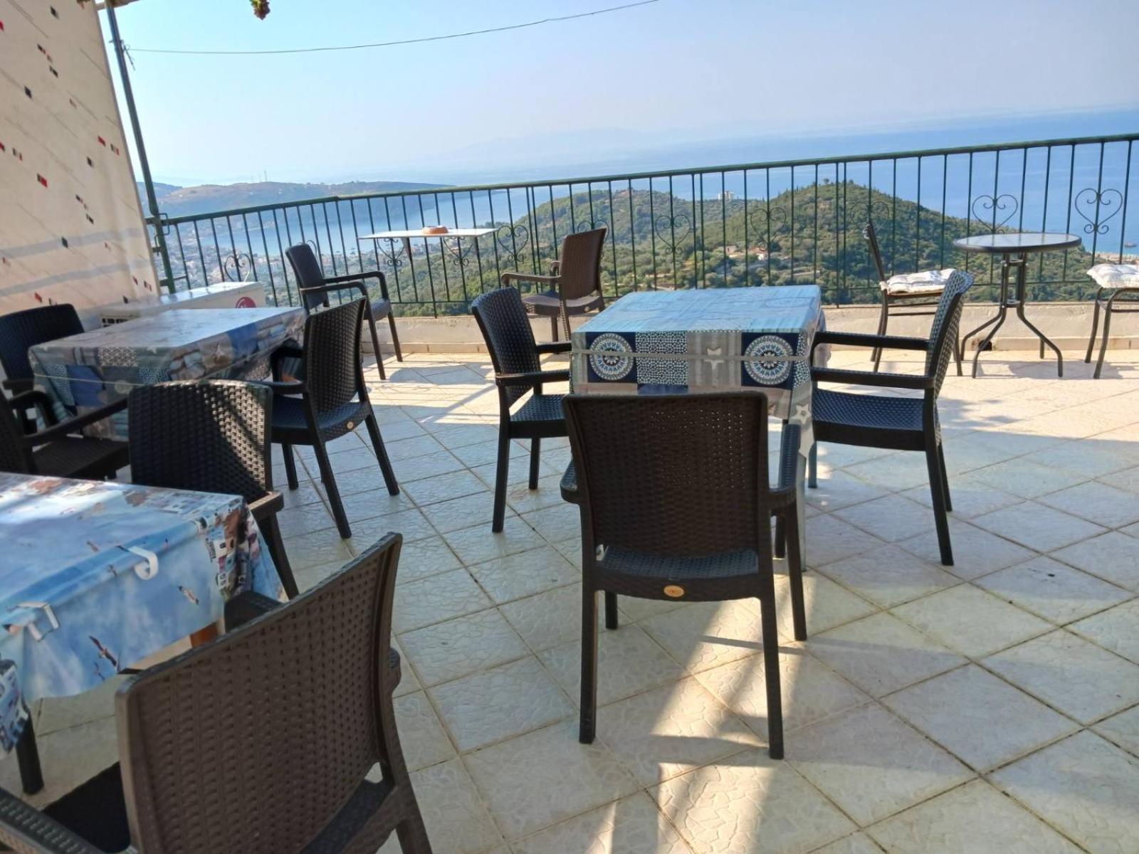 Janis Castle Apartment Himare Bagian luar foto