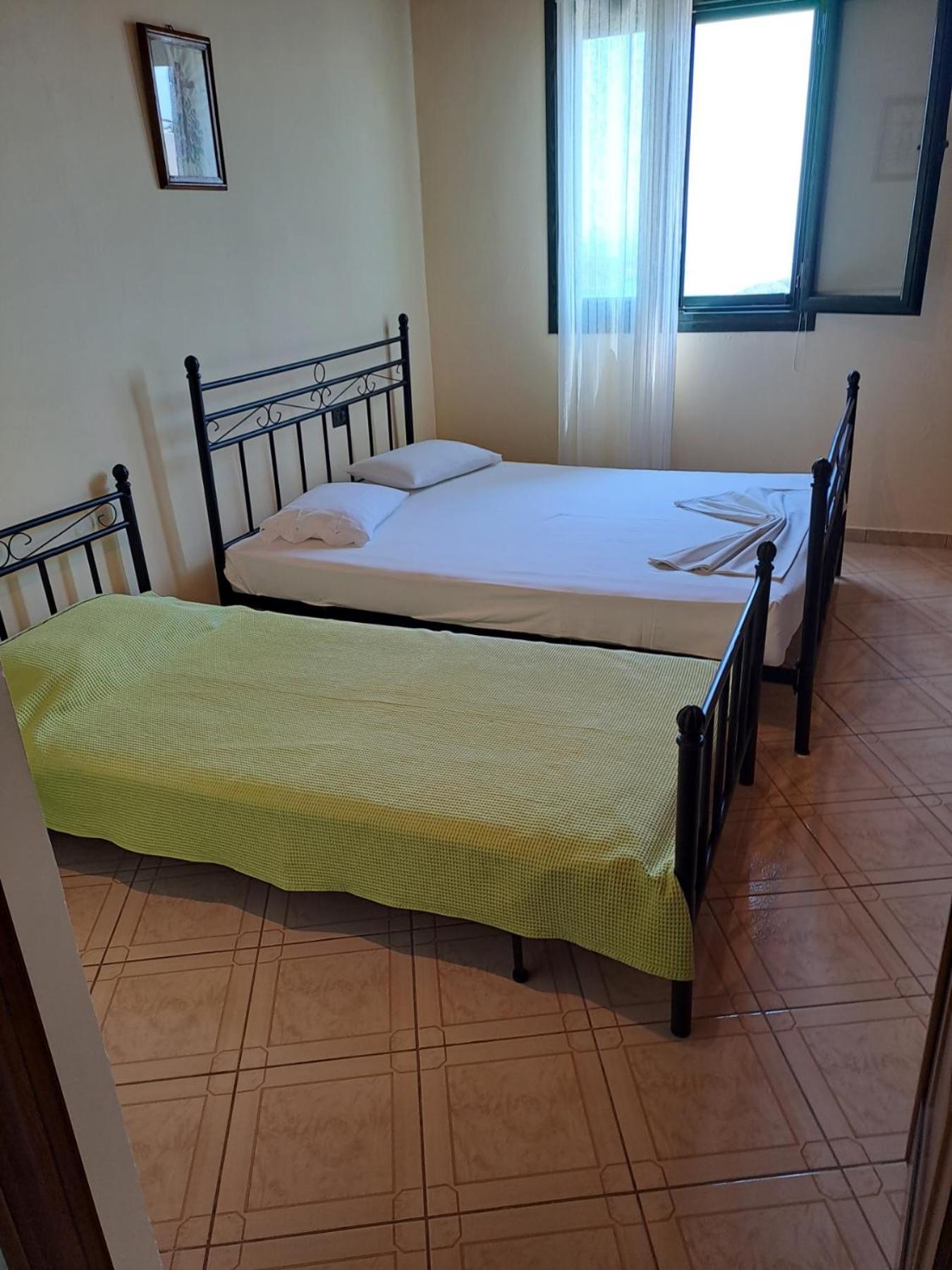 Janis Castle Apartment Himare Bagian luar foto