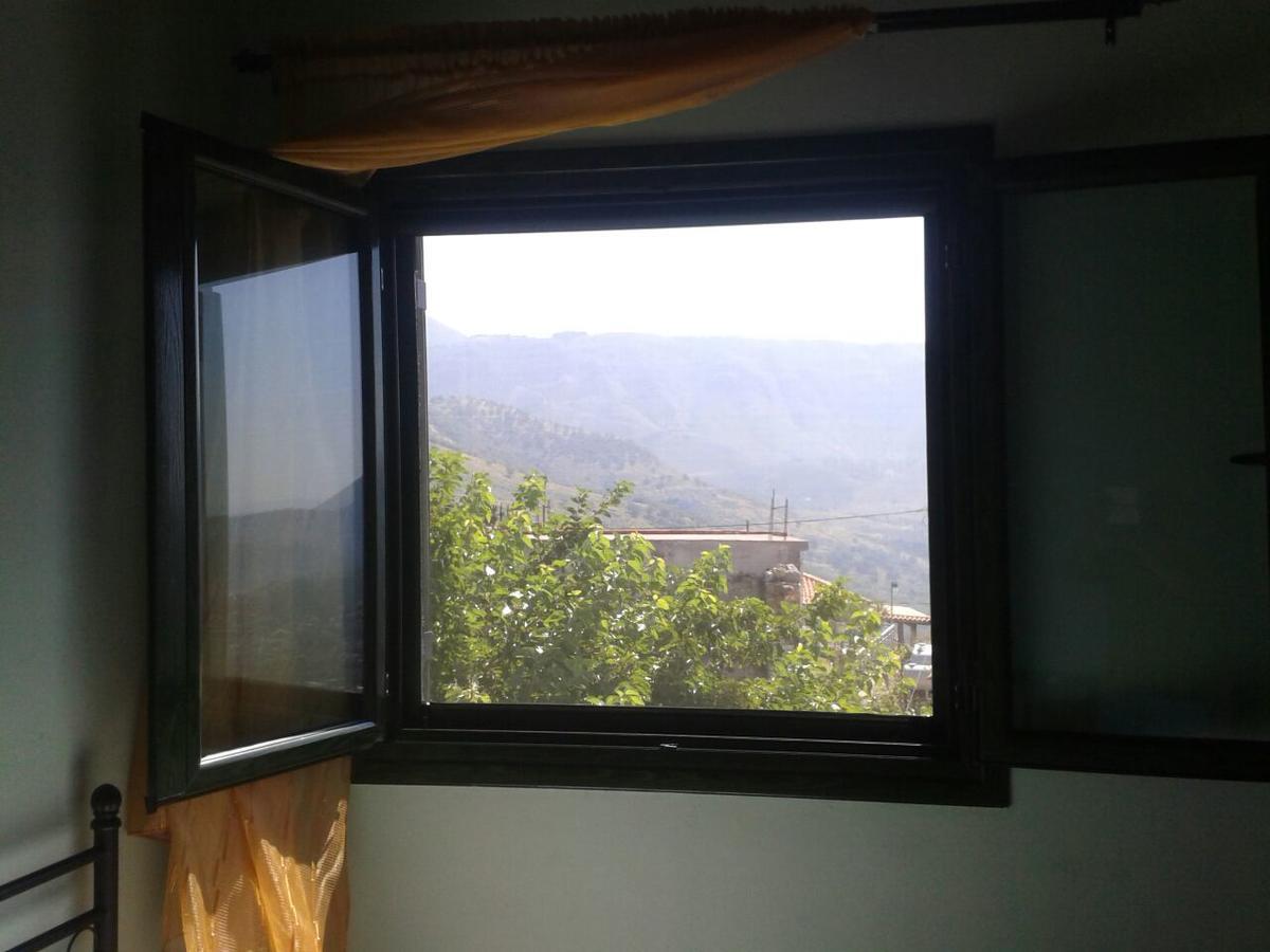 Janis Castle Apartment Himare Bagian luar foto