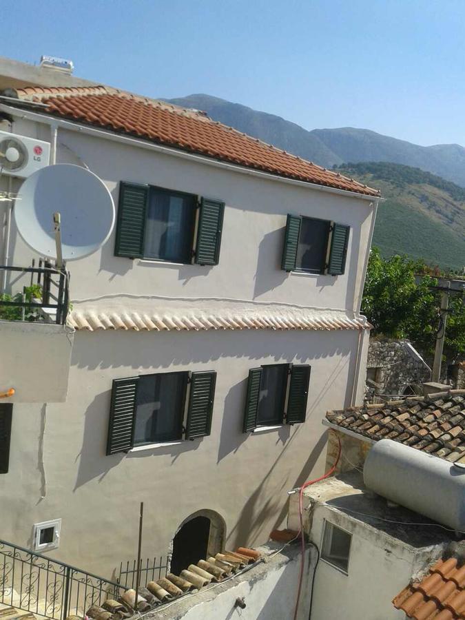 Janis Castle Apartment Himare Bagian luar foto